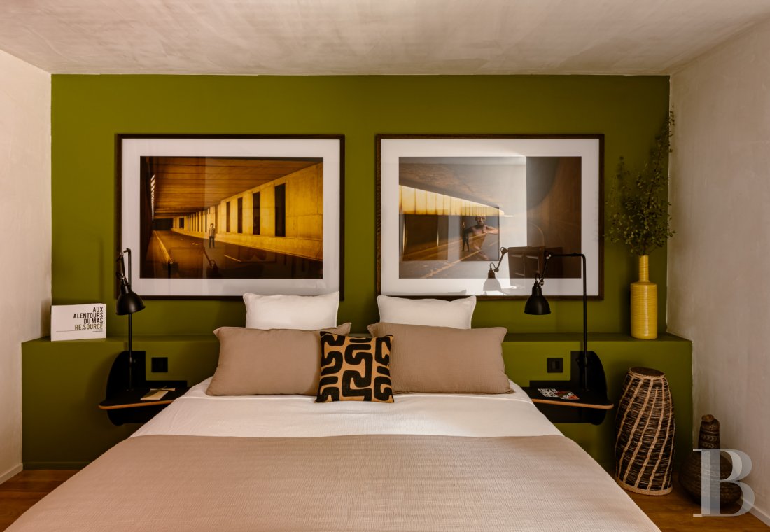 Dans le Gard, en bordure de l’Ardèche, un ancien mas restauré au milieu des oliviers, des vignes et des lavandes - photo  n°13